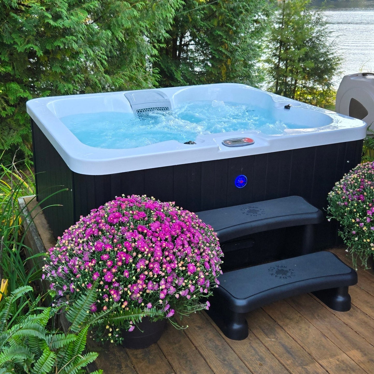 Ex-Display Manitoba 14-Jet 4-Person Patio Spa