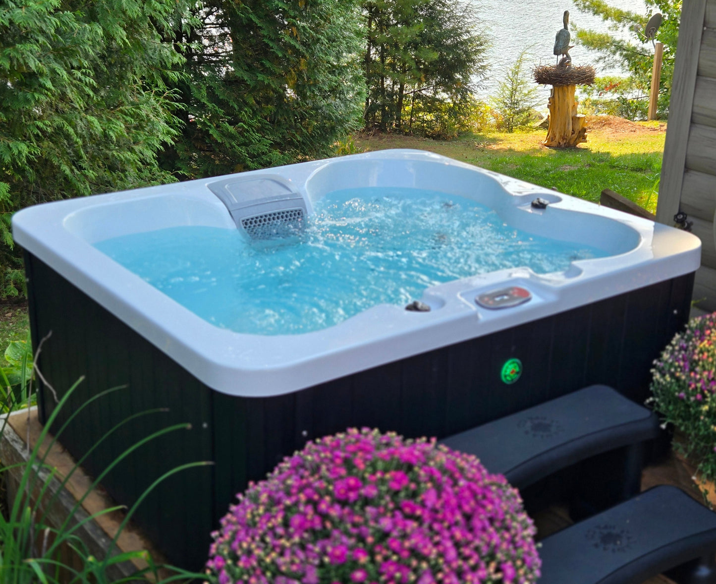 Ex-Display Manitoba 14-Jet 4-Person Patio Spa