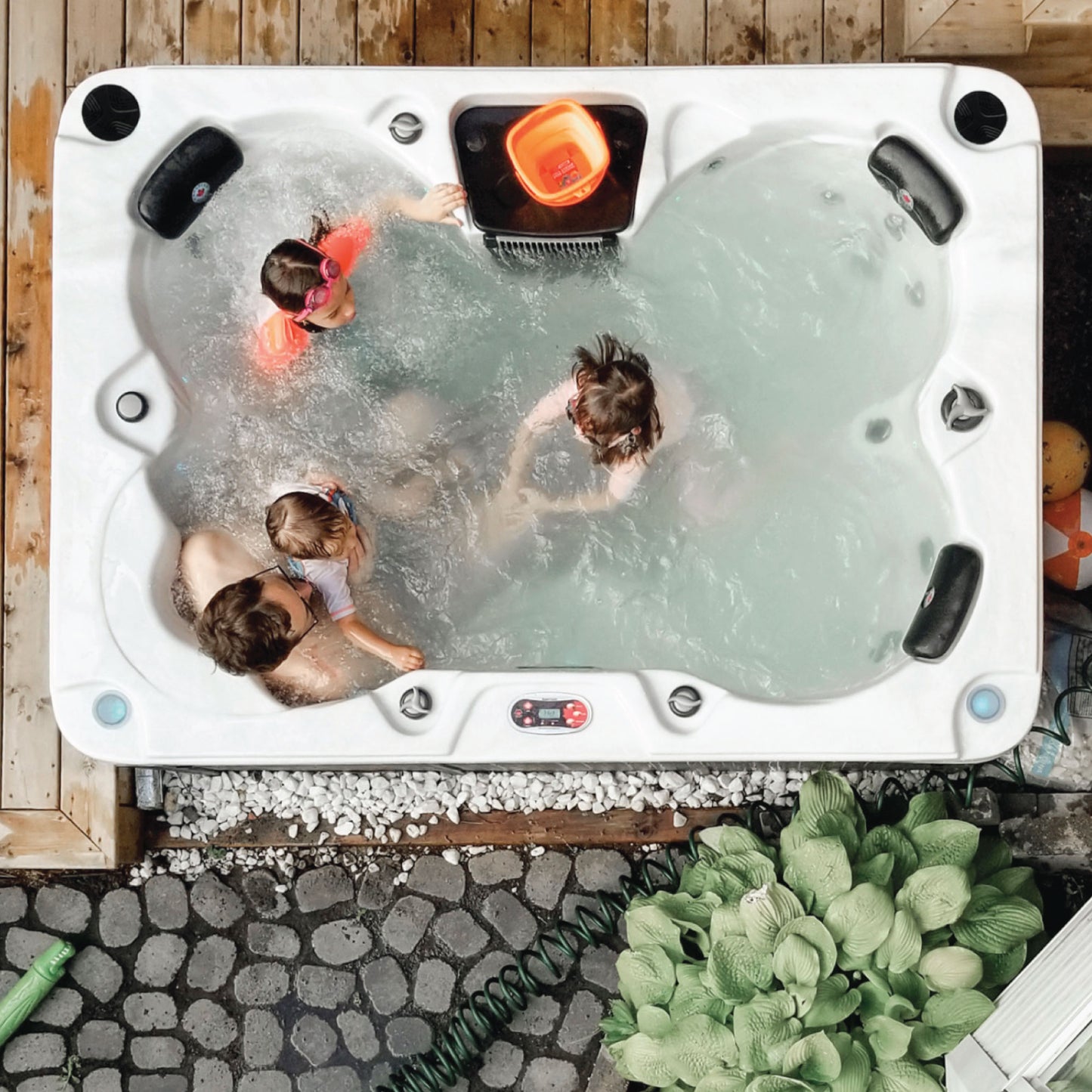 Calgary AI Plug & Play Hot Tub | 4-Person 24-Jet 213 x 150 x 78 cm
