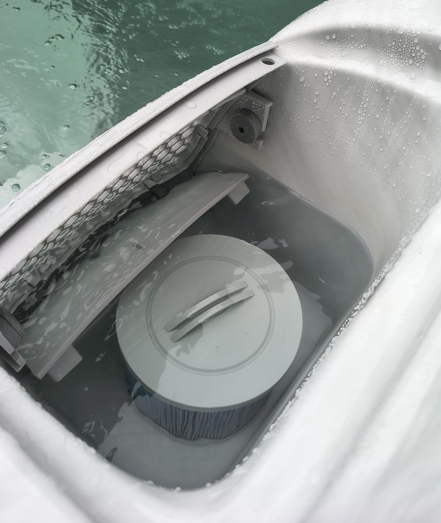 Okanagan AI Patio Spa: 10-Jet 4-Person 160 diameter x 73 cm