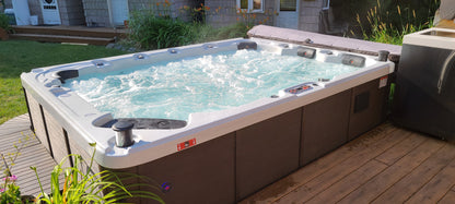 Grand Bend AI Hot Tub | 8-9 Person 94-Jet